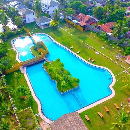 Amaluna Resorts Негомбо Екстериор снимка