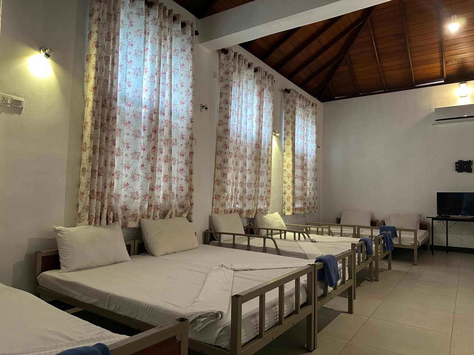 Amaluna Resorts Негомбо Екстериор снимка