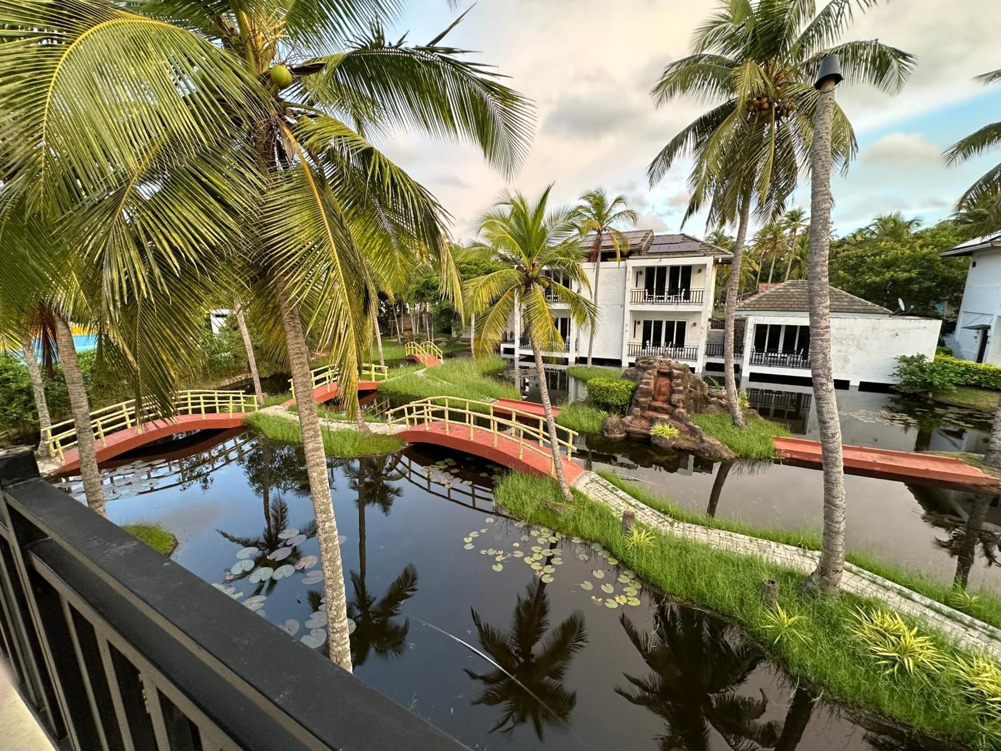 Amaluna Resorts Негомбо Екстериор снимка