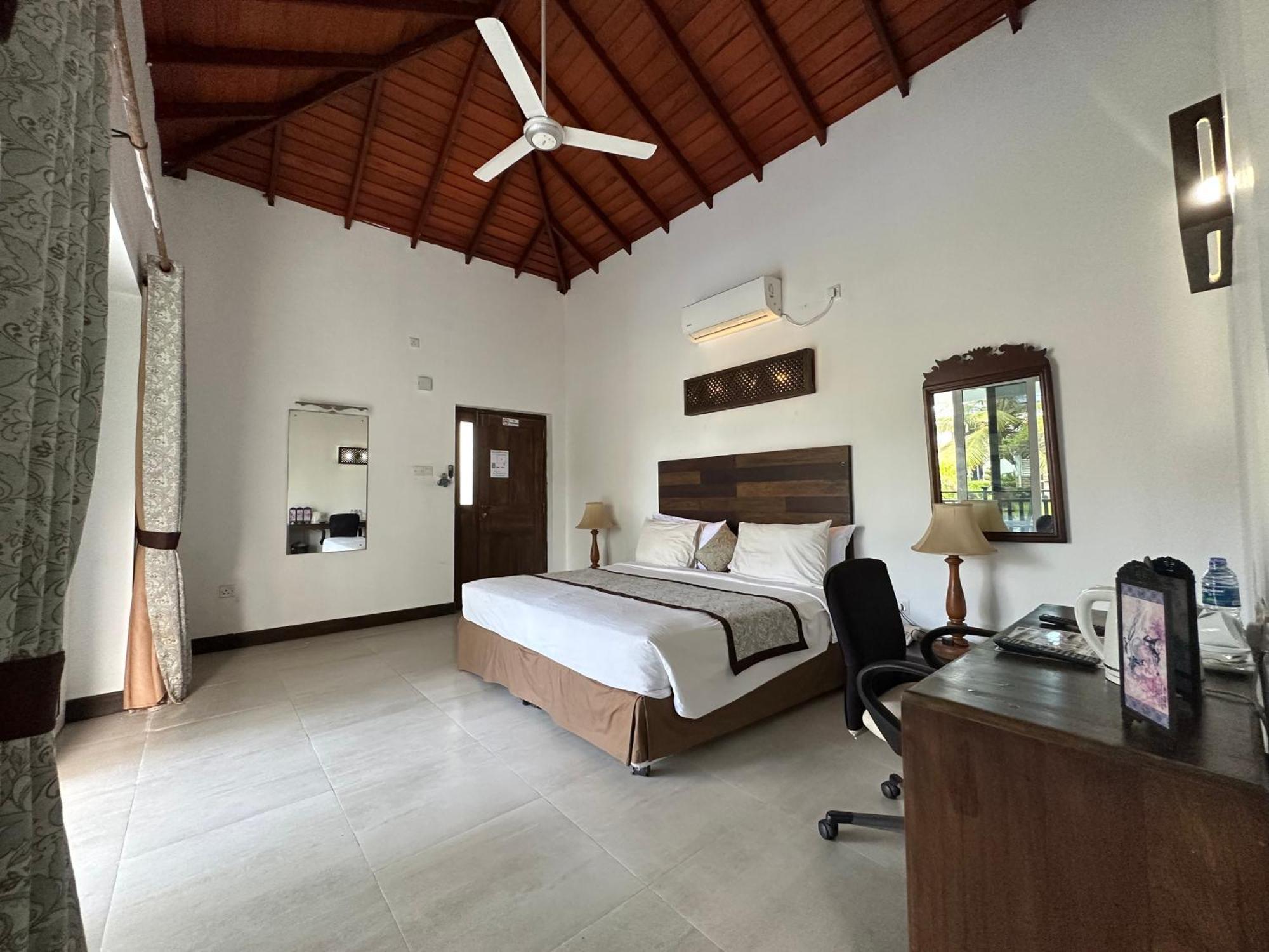Amaluna Resorts Негомбо Екстериор снимка
