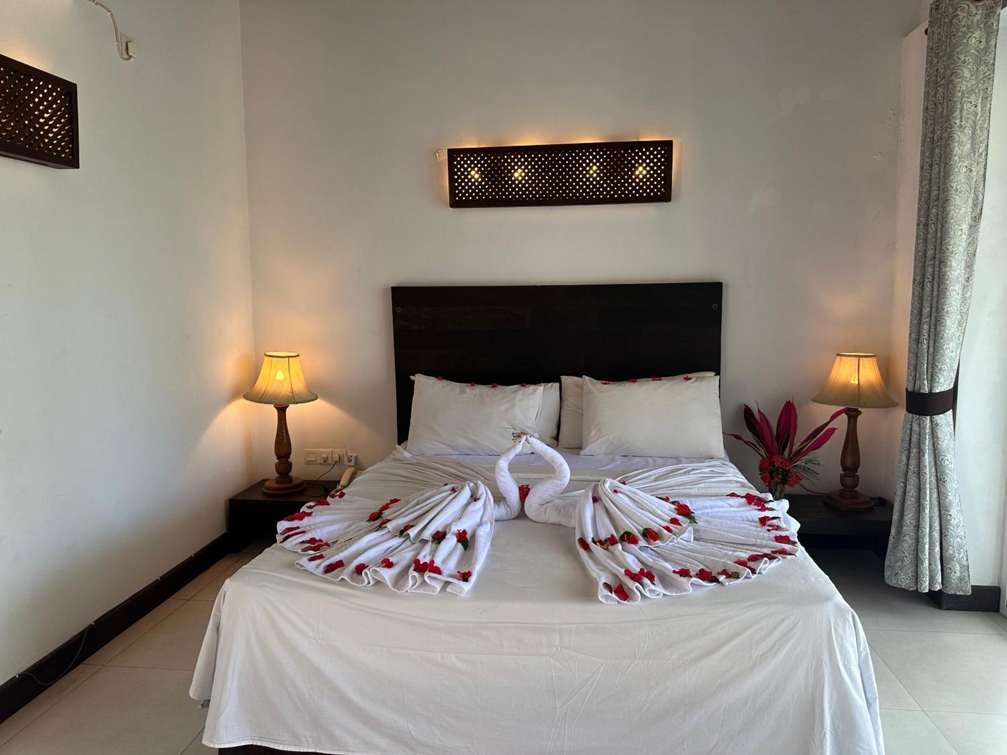 Amaluna Resorts Негомбо Екстериор снимка
