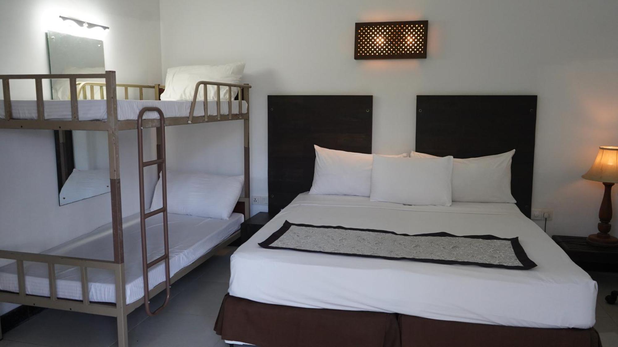 Amaluna Resorts Негомбо Екстериор снимка
